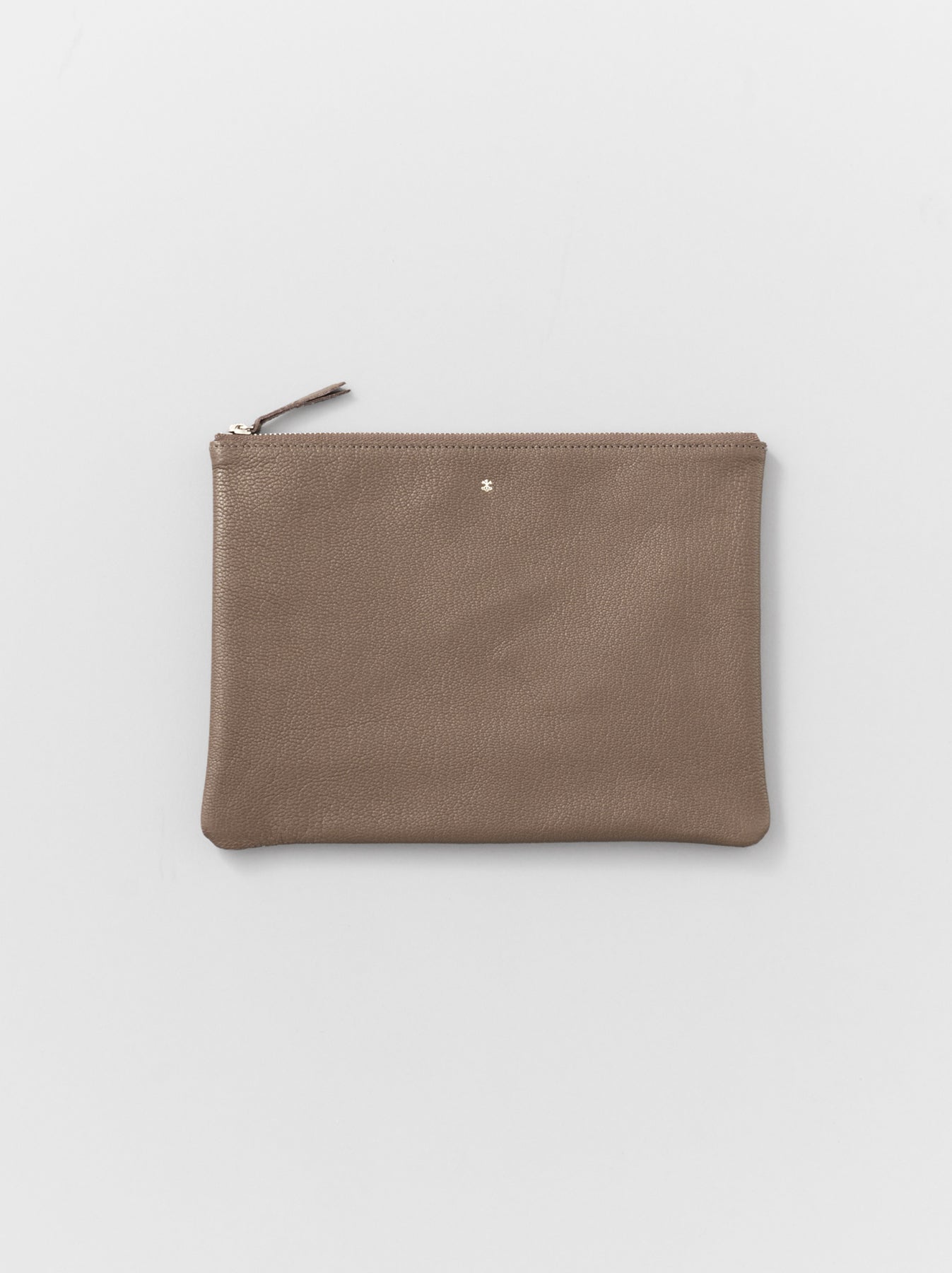10SL0AP0038086_Pouch-M_Gray-