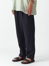 Standard easy tapered pants