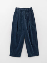 One tuck relaxed fit pants kneeless