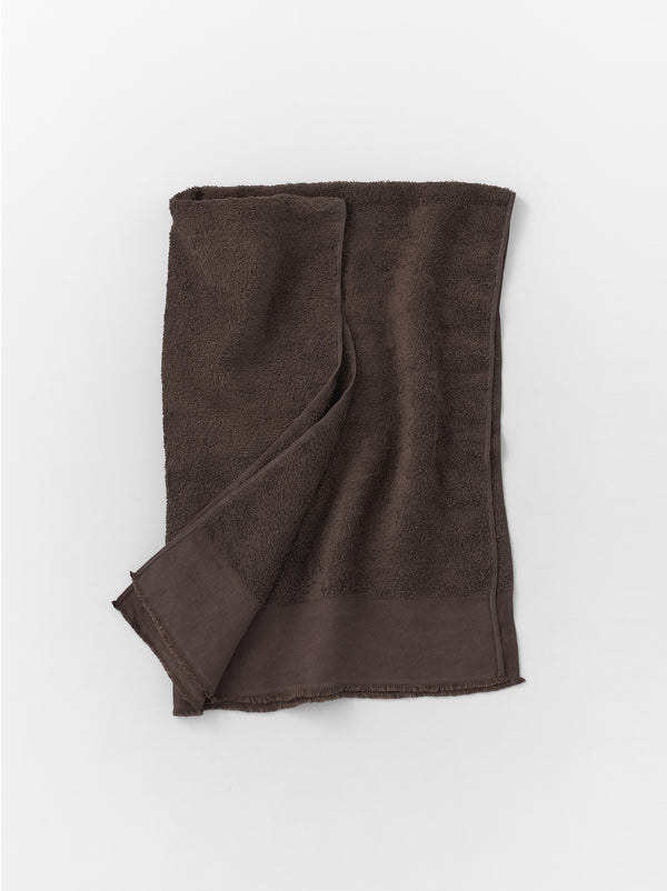 Hanging bath towel