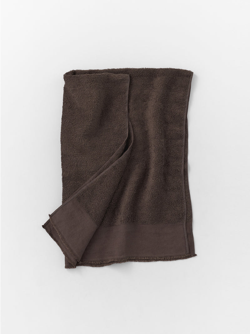 Hanging bath towel