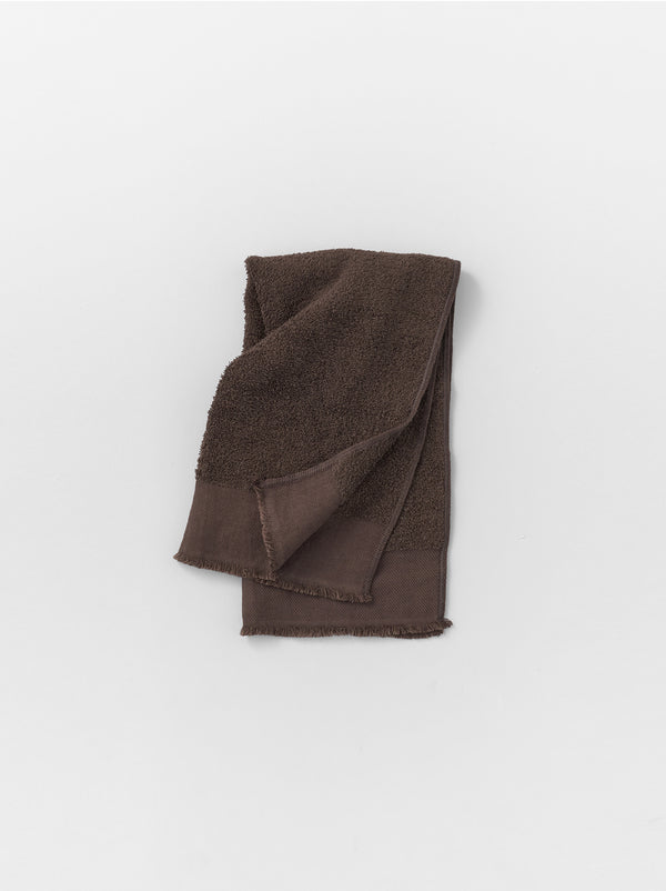 Hanging face towel