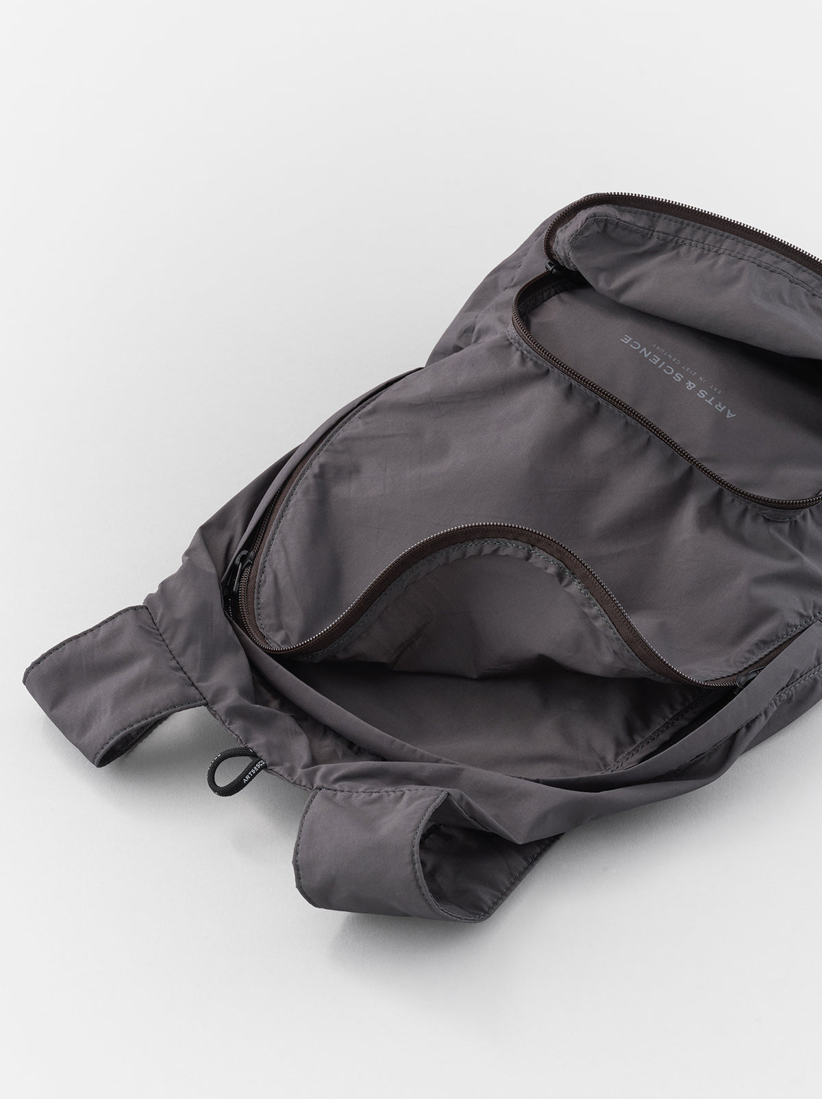 Pocketable back pack – ARTS&SCIENCE ONLINE SELLER intl.