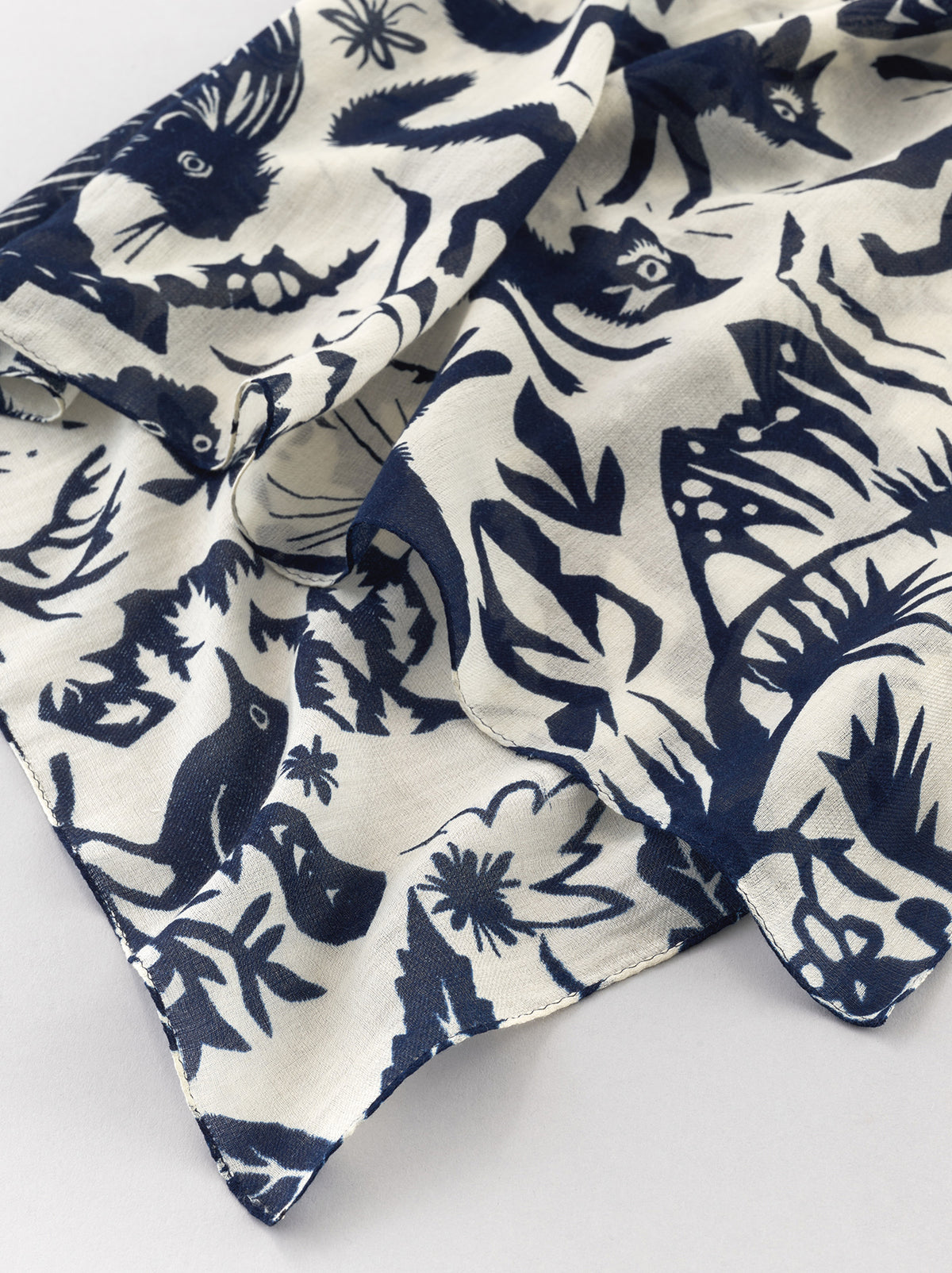 n*n様 アナトミカSQUARE SCARF MOSAIC ANIMALS EM n*n様 アナトミカSQUARE SCARF MOSAIC ANIMALS EM SQUARE SCARF