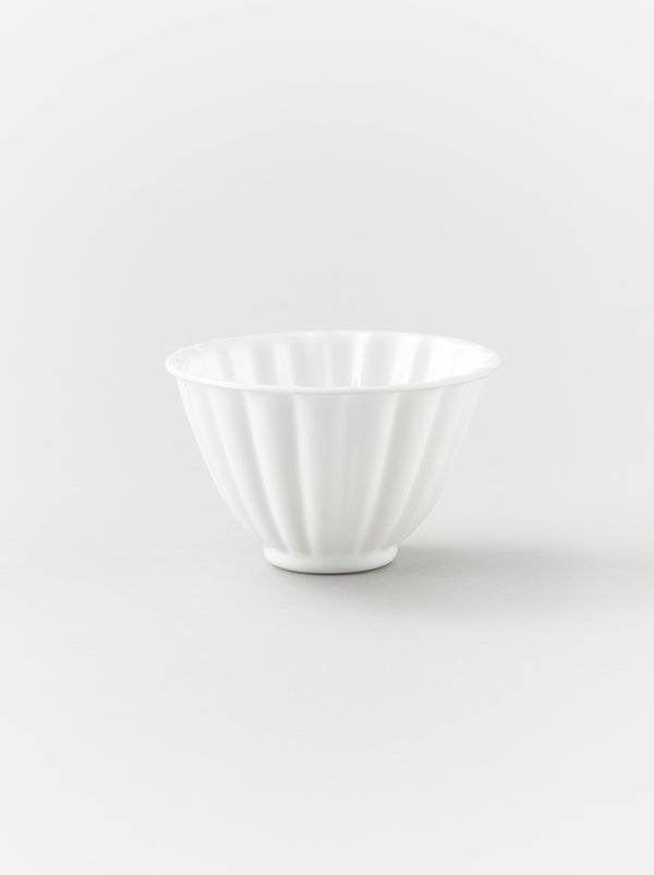 Chrysanthemum shaped small bowl (“Gyoku” series)