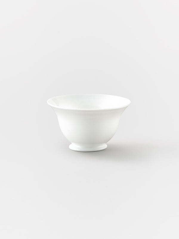 Curved rim sake cup (“Gyoku” series)