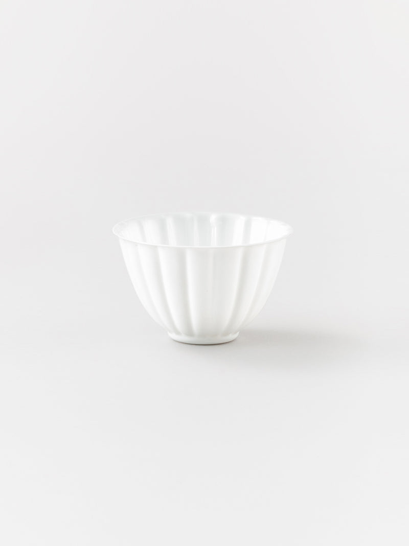 Chrysanthemum shaped sake cup (“Gyoku” series)