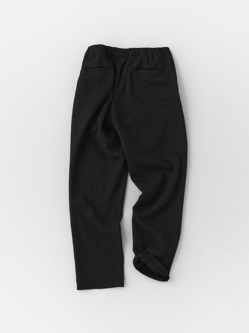 Standard easy tapered pants