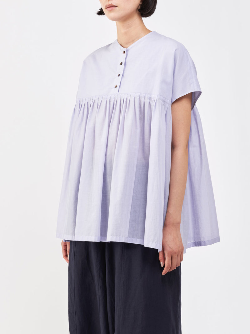 Around tuck blouse no sleeve