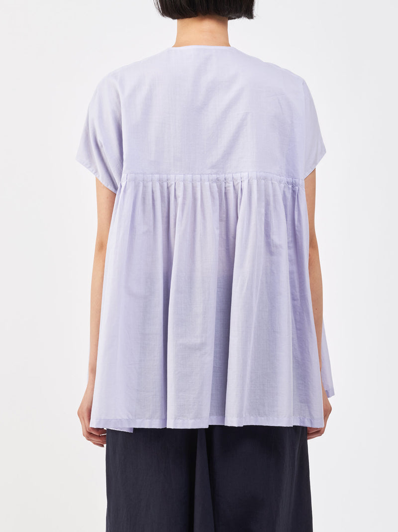Around tuck blouse no sleeve