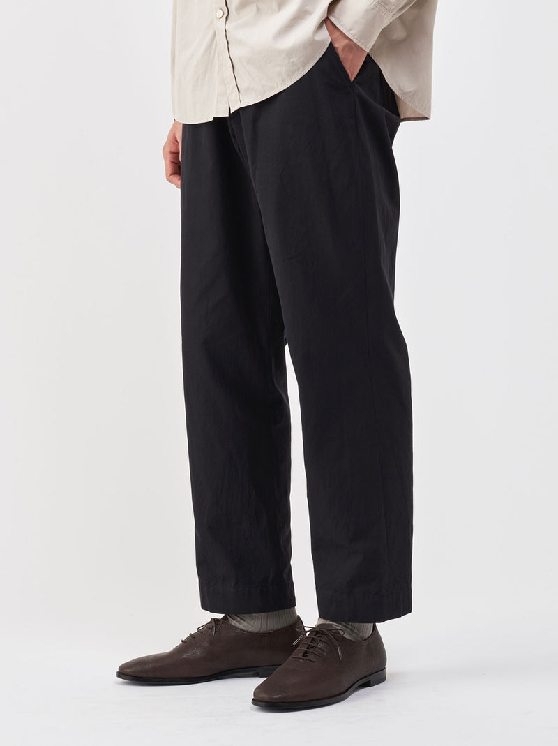 Standard easy tapered pants