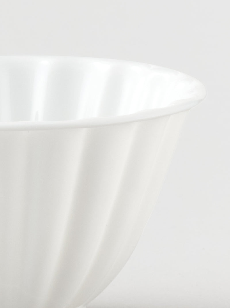 Chrysanthemum shaped small bowl (“Gyoku” series)