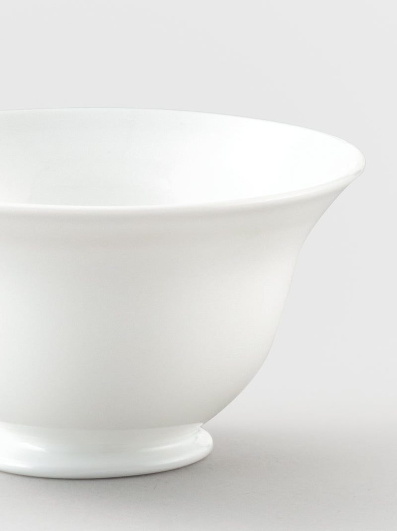 Curved rim sake cup (“Gyoku” series)