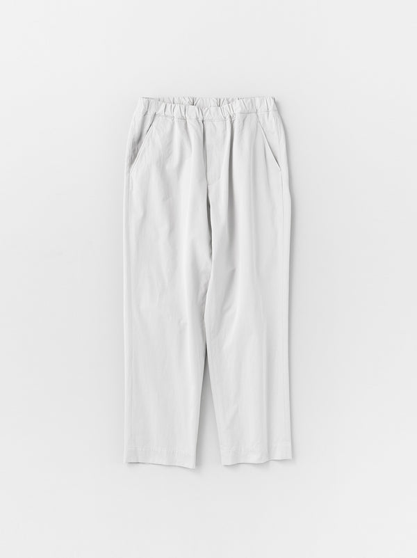 Standard easy tapered pants