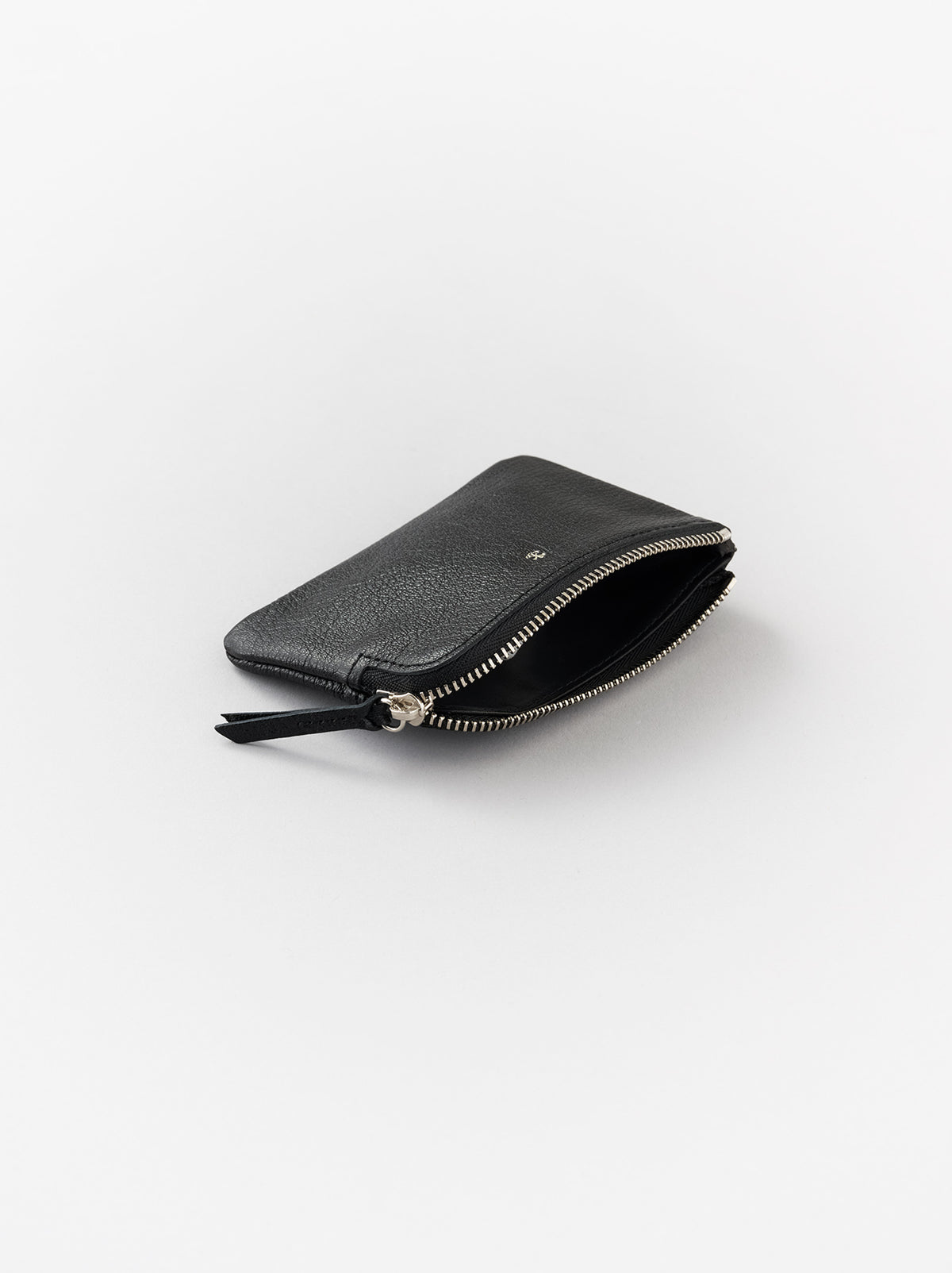 Pouch SS – ARTS&SCIENCE ONLINE SELLER intl.