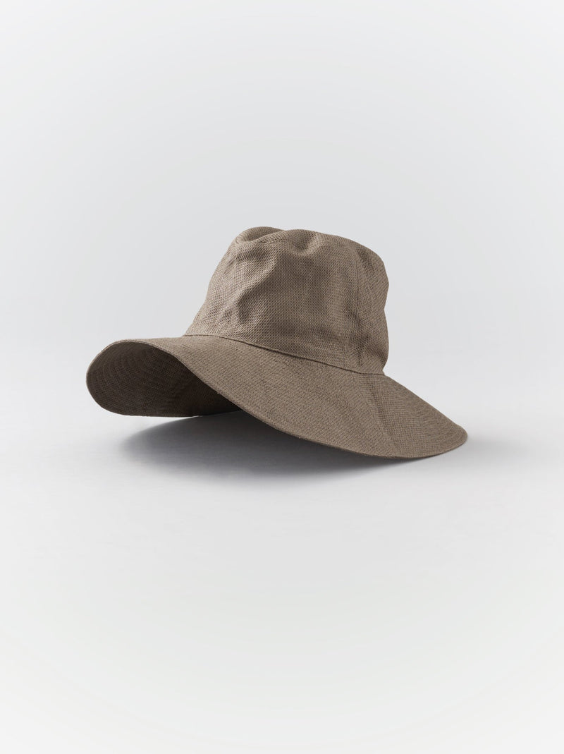 Wide brim plain hat