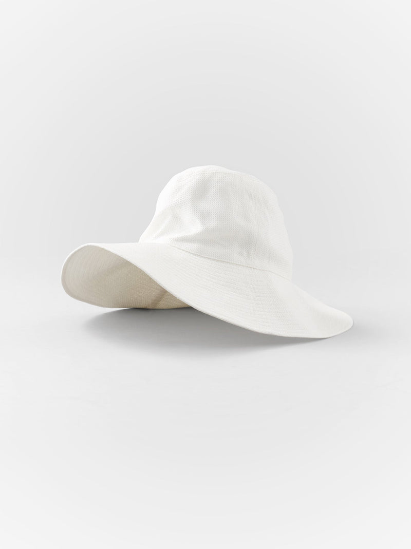 Wide brim plain hat